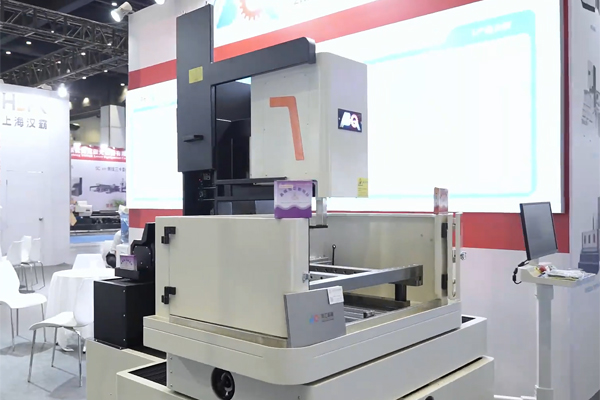 AI驅(qū)動(dòng)中國(guó)智能數(shù)控機(jī)床突圍，搶抓十年關(guān)鍵窗口